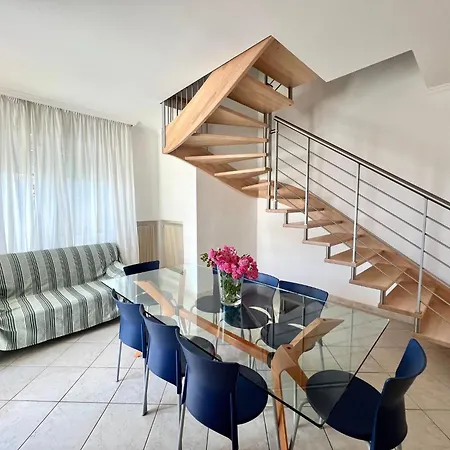 アパート Lignano Top-floor Flat Near Center *