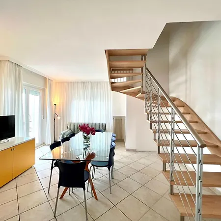 Lignano Top-floor Flat Near Center *