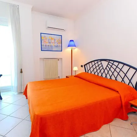 Lignano Top-floor Flat Near Center アパート *